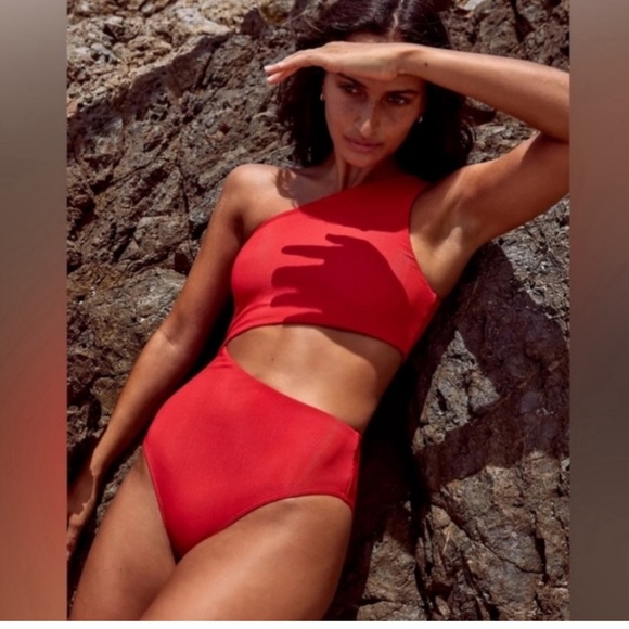 NWOT Beach Riot Celine One Piece Red Medium
SIZE M - Picture 1 of 10
